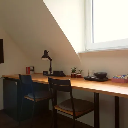 Toms Gaestehaus Homestay *